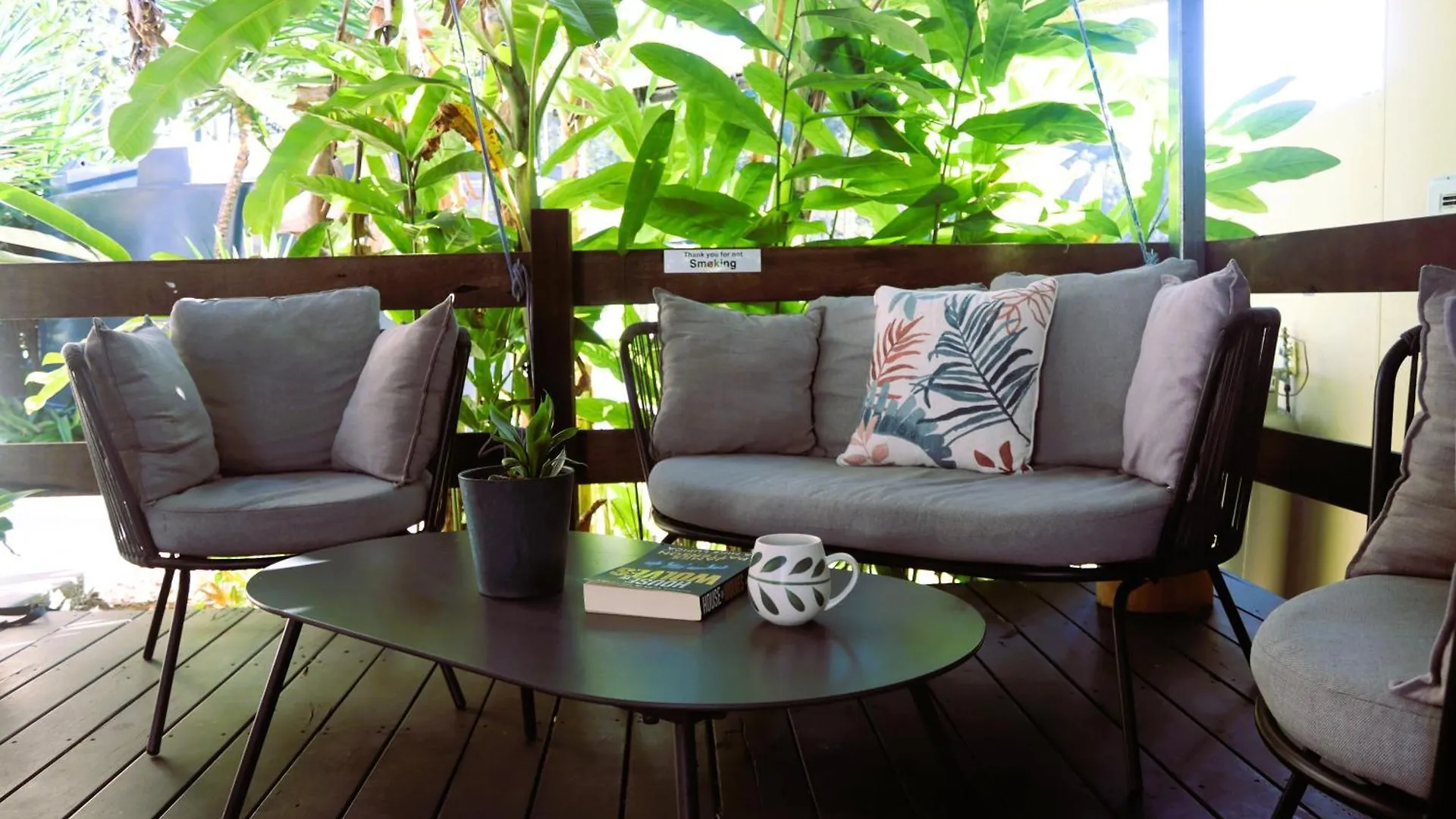 Pet Friendly Cozy Cabin Woombye 0*,  Australia