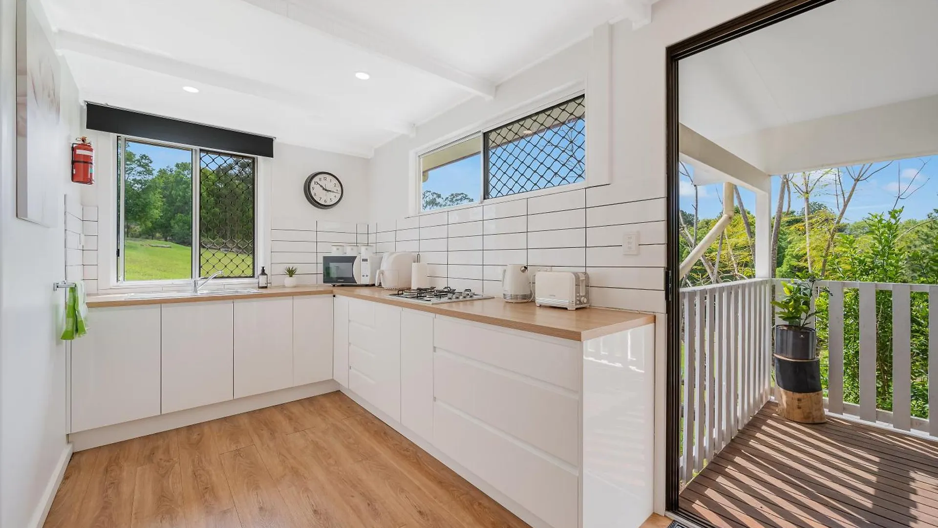 Pet Friendly Cozy Cabin Woombye Australia